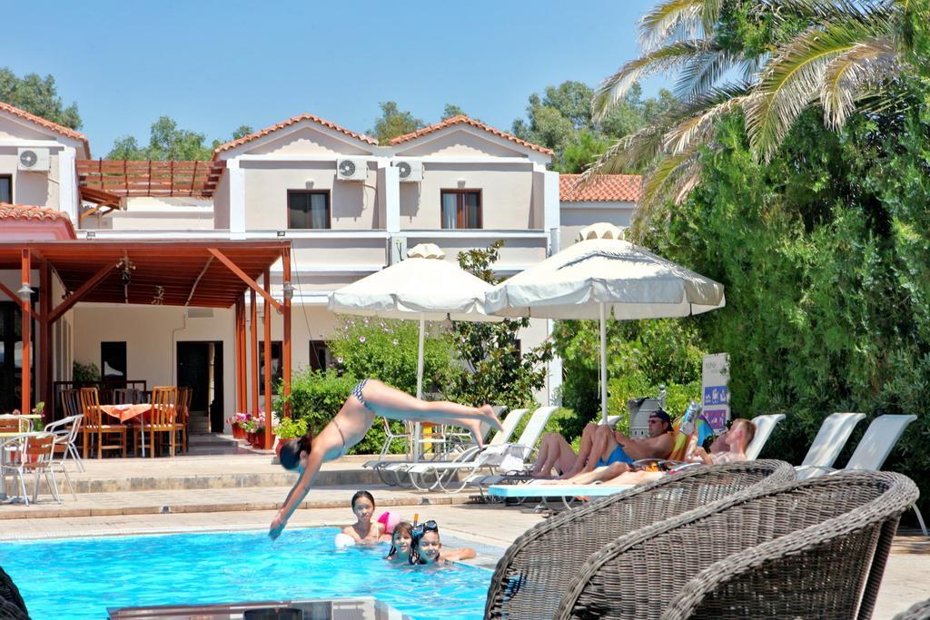 Pasiphae Hotel Skala Kallonis Exterior photo